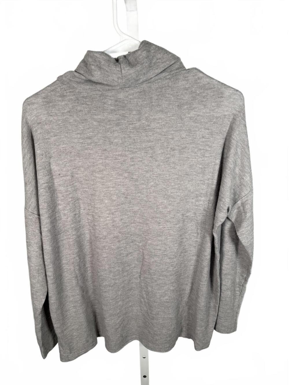 NWT LBLC The Label Mimi Cozy Heather Gray Turtleneck Top Size M - Picture 3 of 7
